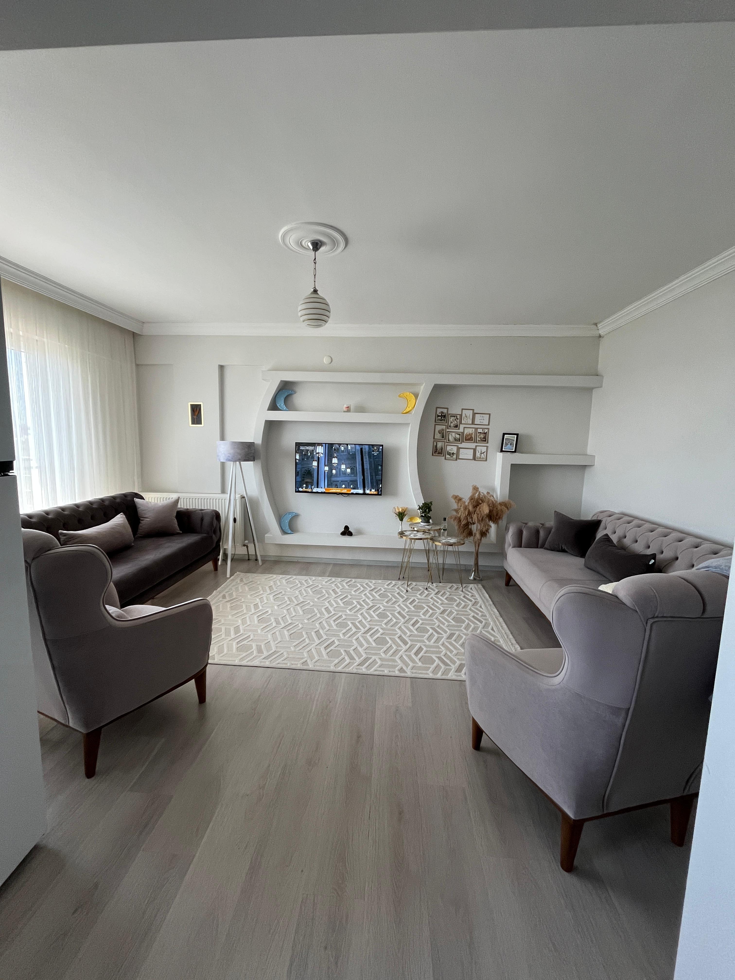 ENEZ YENİMAHALLEDE ANAYOLA CEPHE GÖL MANZARALI SATILIK 2+1 DAİRE